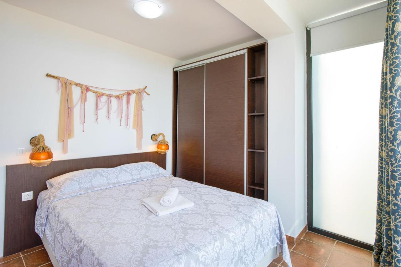 Kalma Villa Ena Nea Moudania Exterior foto