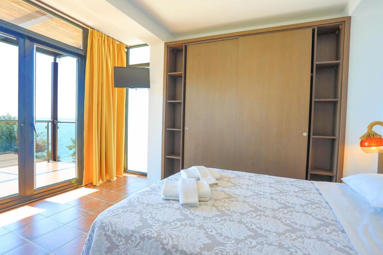 Kalma Villa Ena Nea Moudania Exterior foto