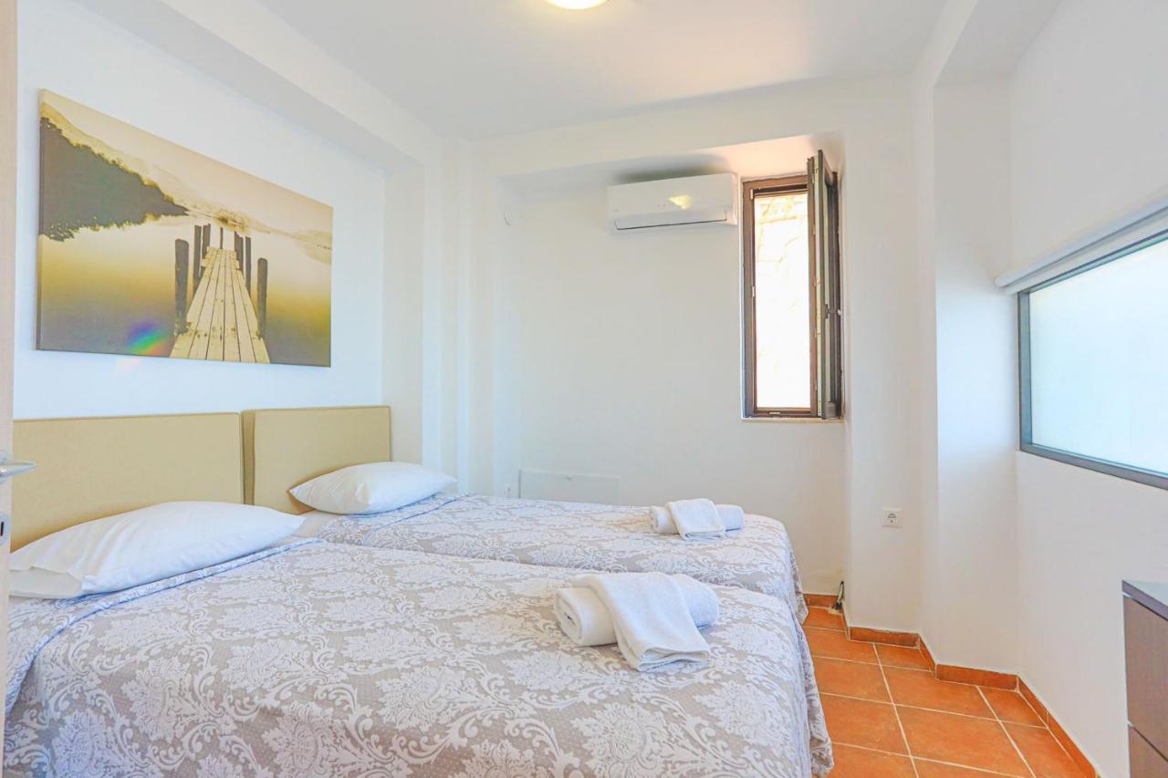 Kalma Villa Ena Nea Moudania Exterior foto